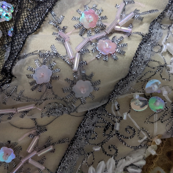 Tops - Picture 2 of 5